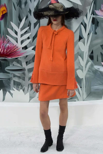 Look 1